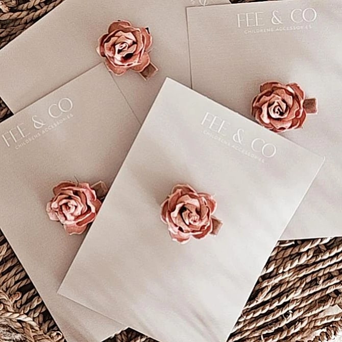 Pretty Dusty pink rose mini clip