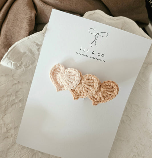 Crochet hearts clip
