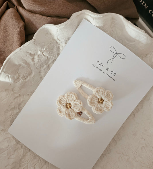 Cute mini crochet flower clips set