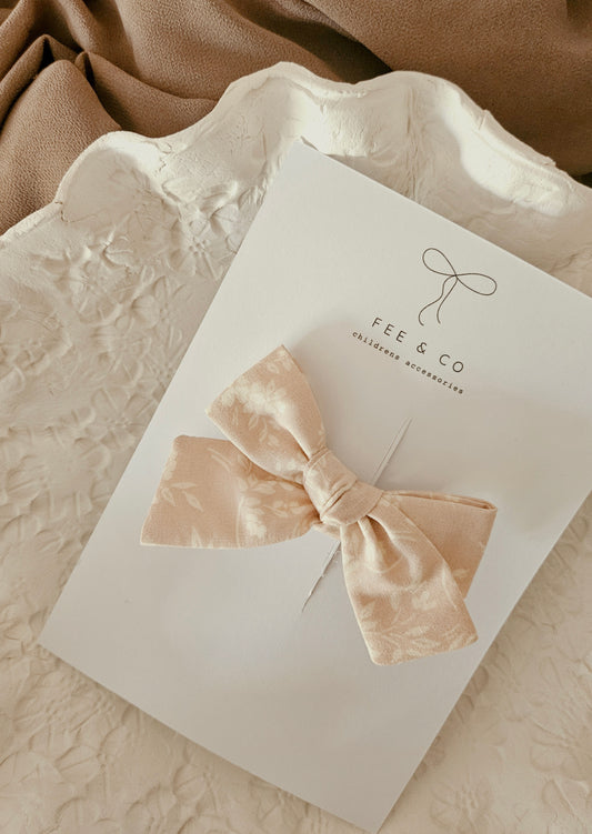 Felicity pink bow
